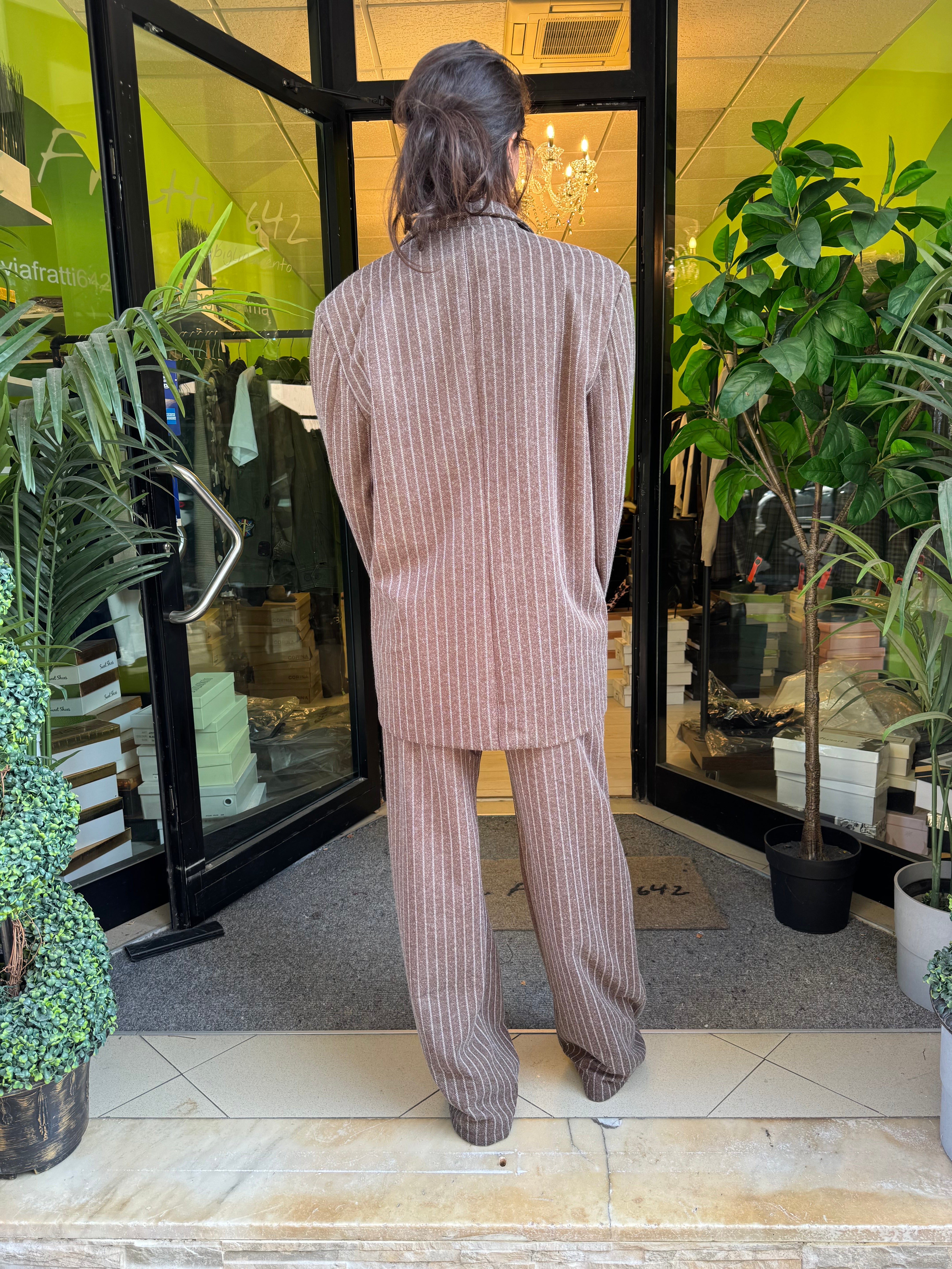 Tailleur gessato in flanella marrone