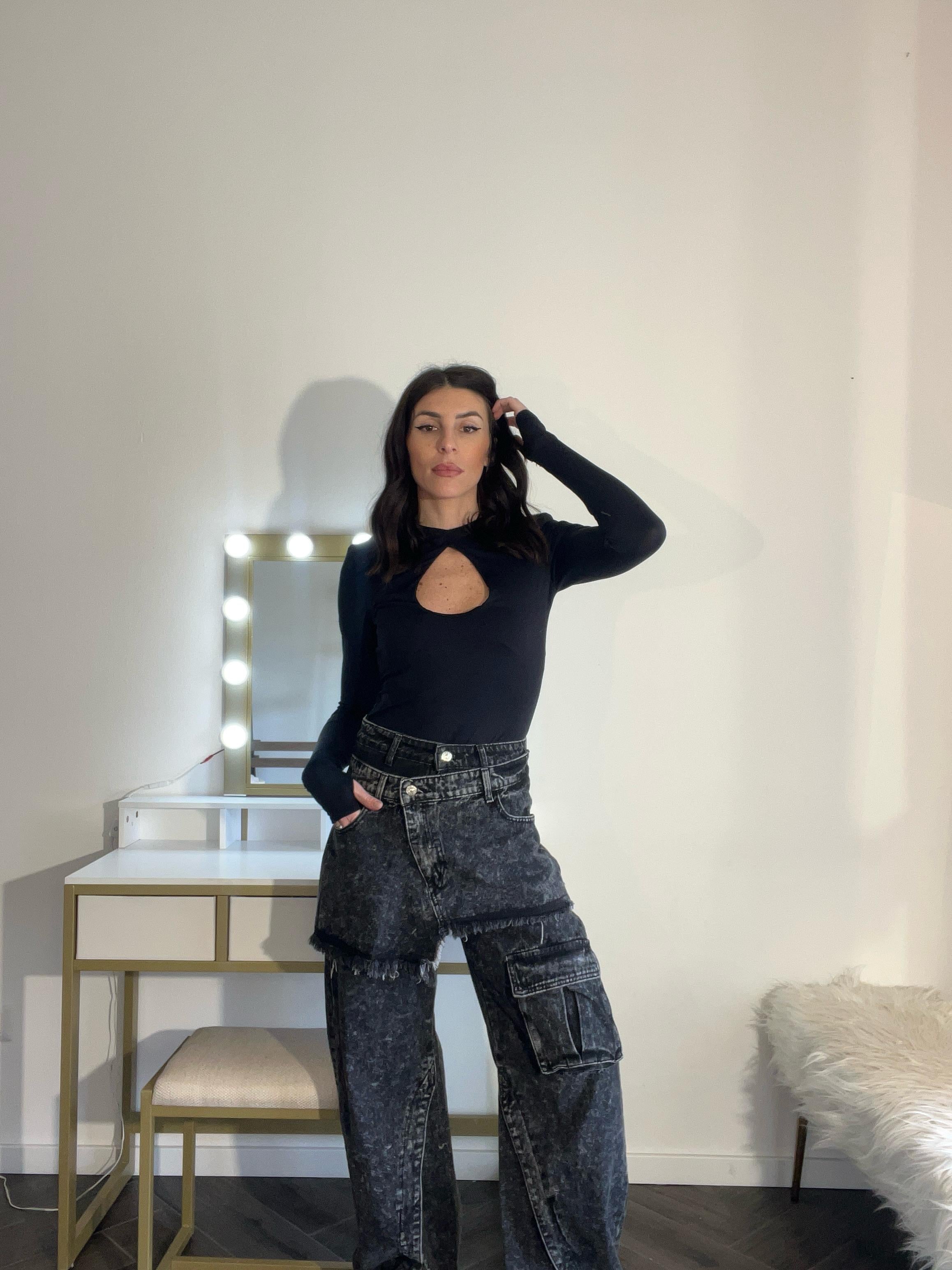 Jeans top quality con doppia fibbia tasca frontale e spacchetti nero