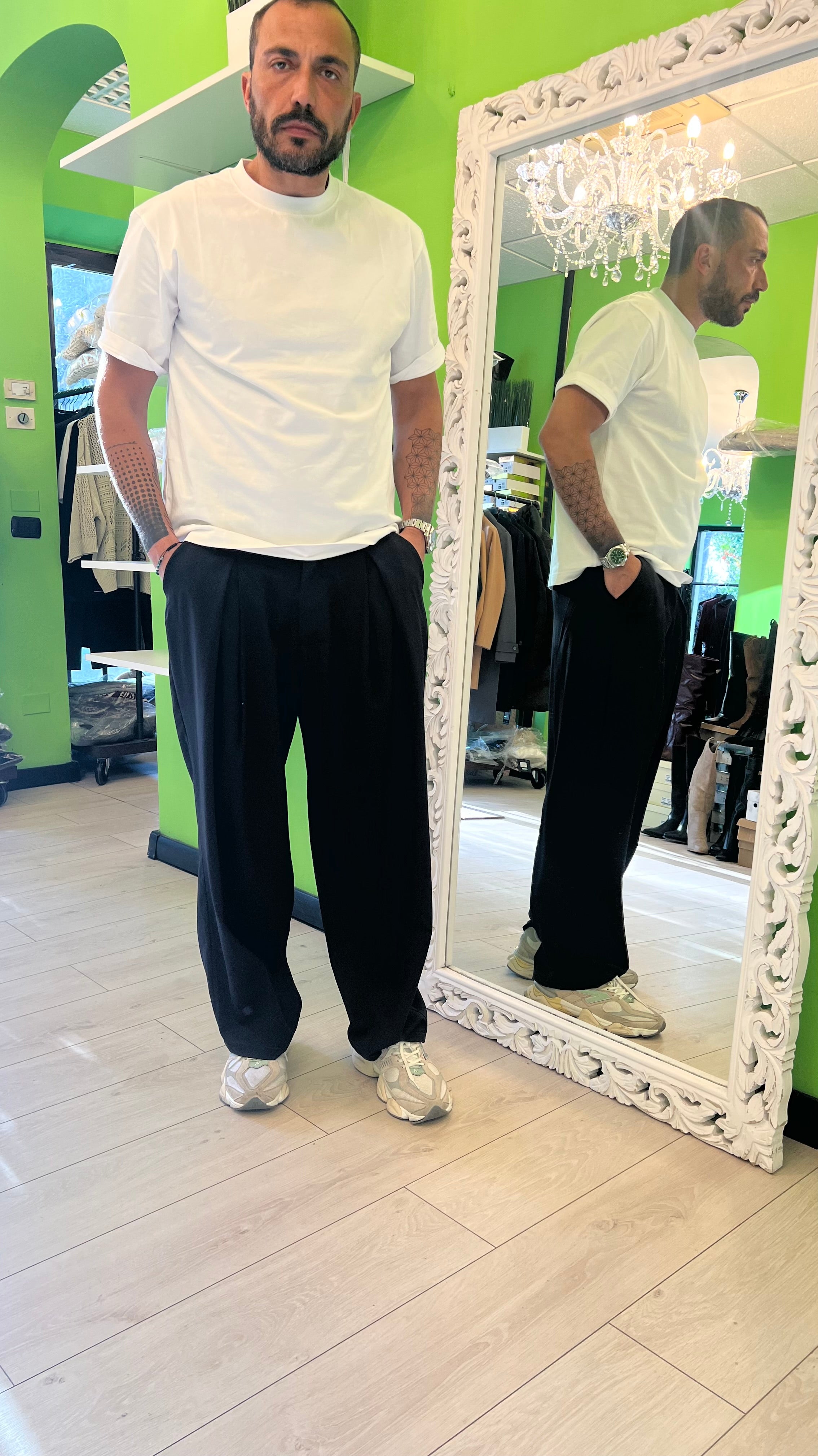 Pantalone nero largo con pence