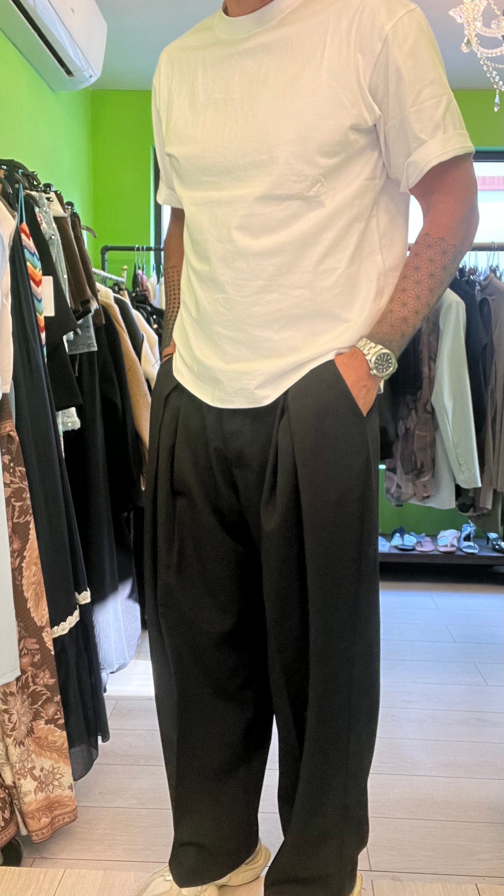 Pantalone nero largo con pence