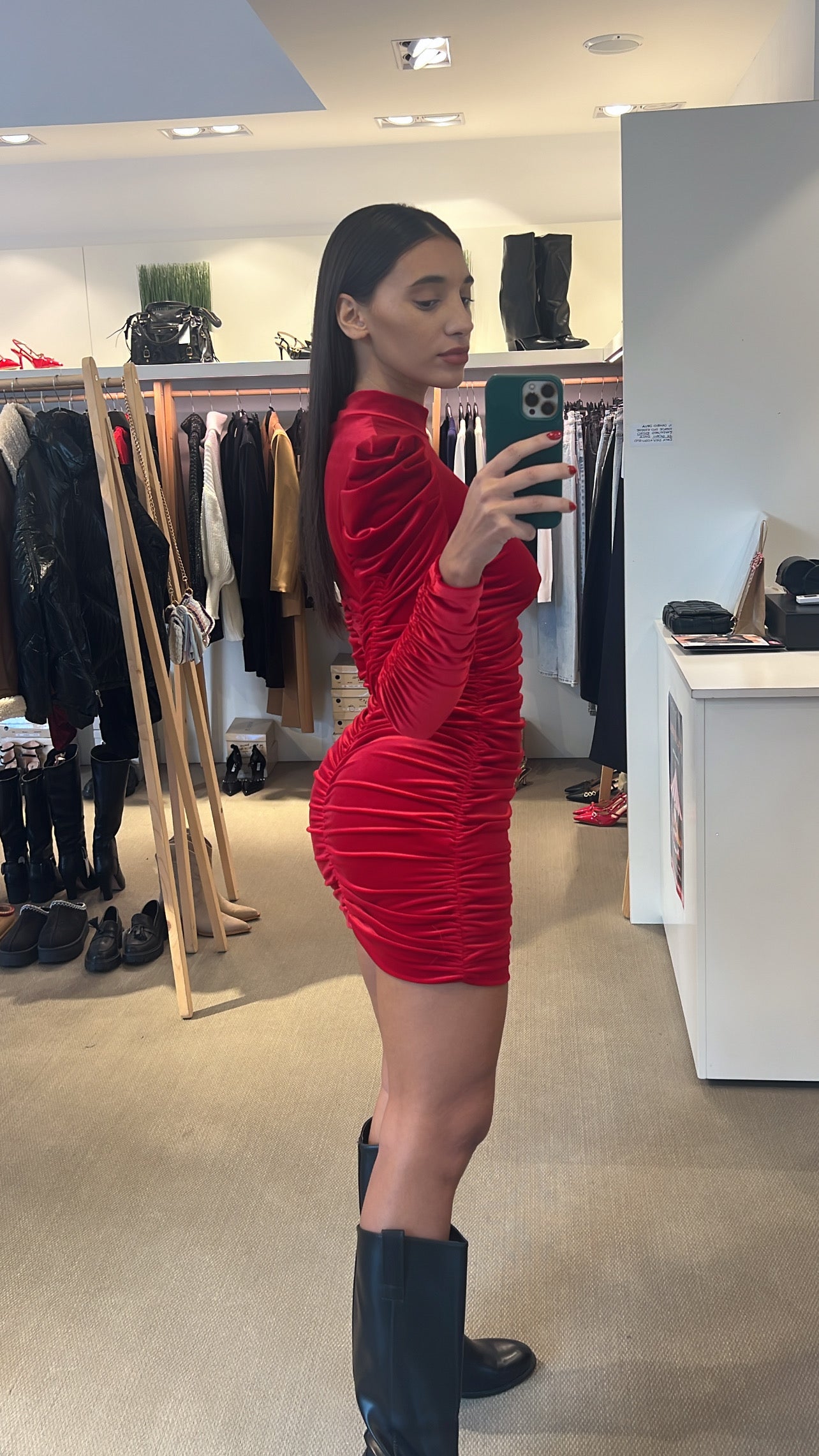 Vestito in velluto rosso drappeggiato taglia unica