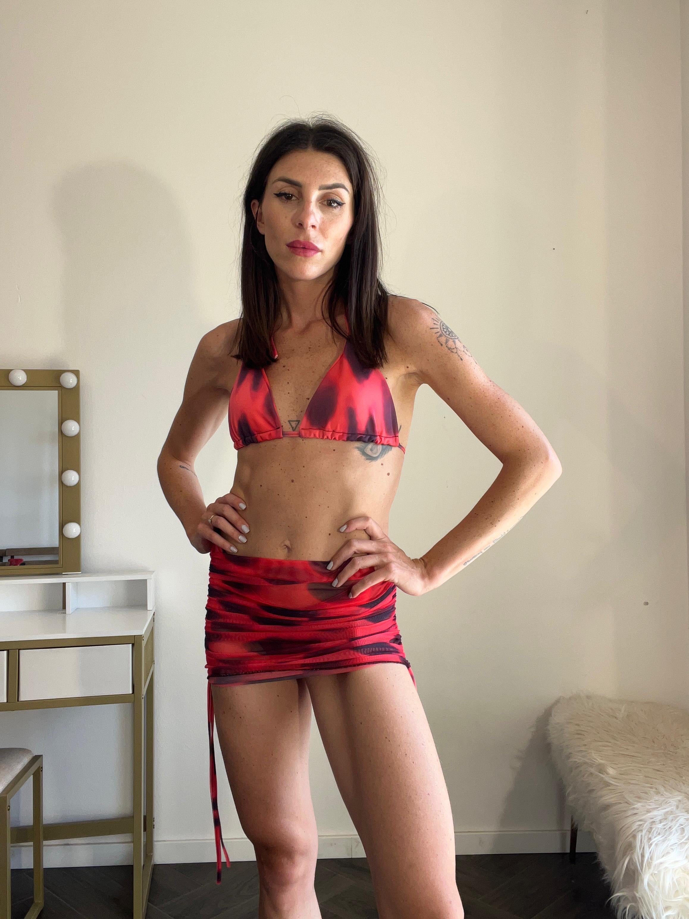 Bikini con pareo due versioni