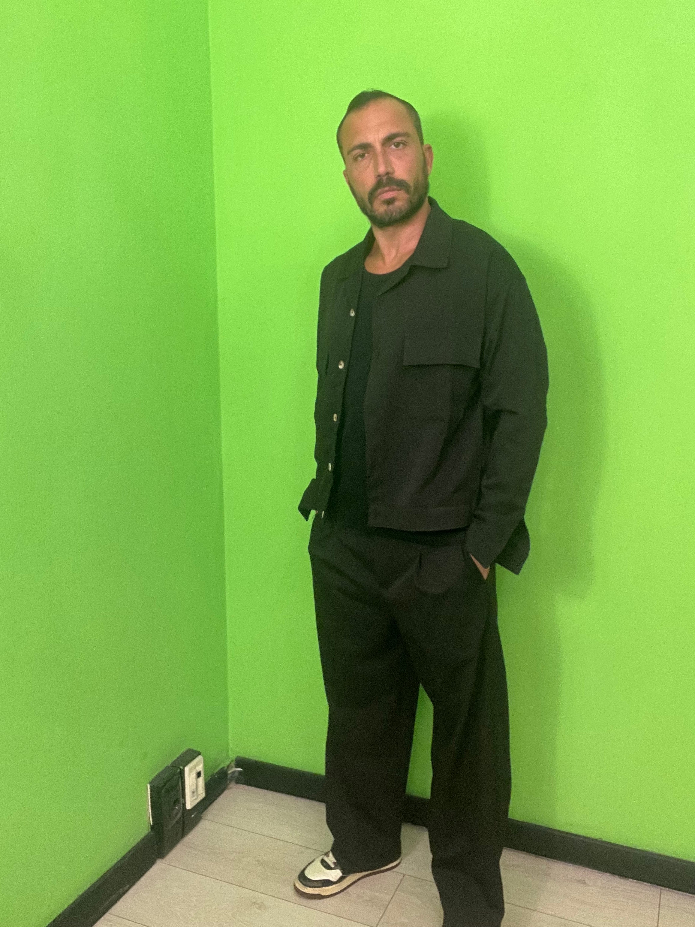 Coordinato pantalone fondo largo più camicia crop