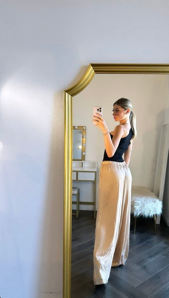 Pantalone a campana effetto seta con elastico in vita 3 colori