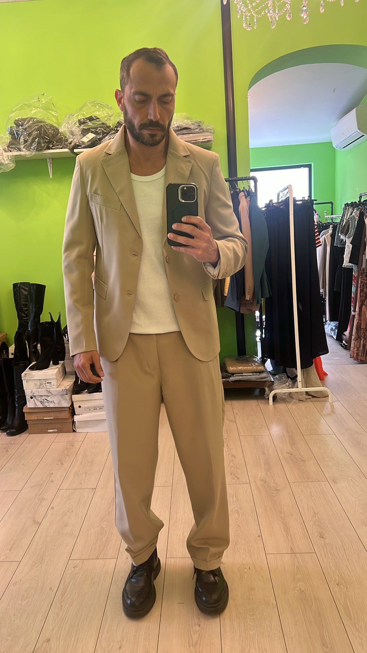 Abito pantalone fondo largo monopetto beige