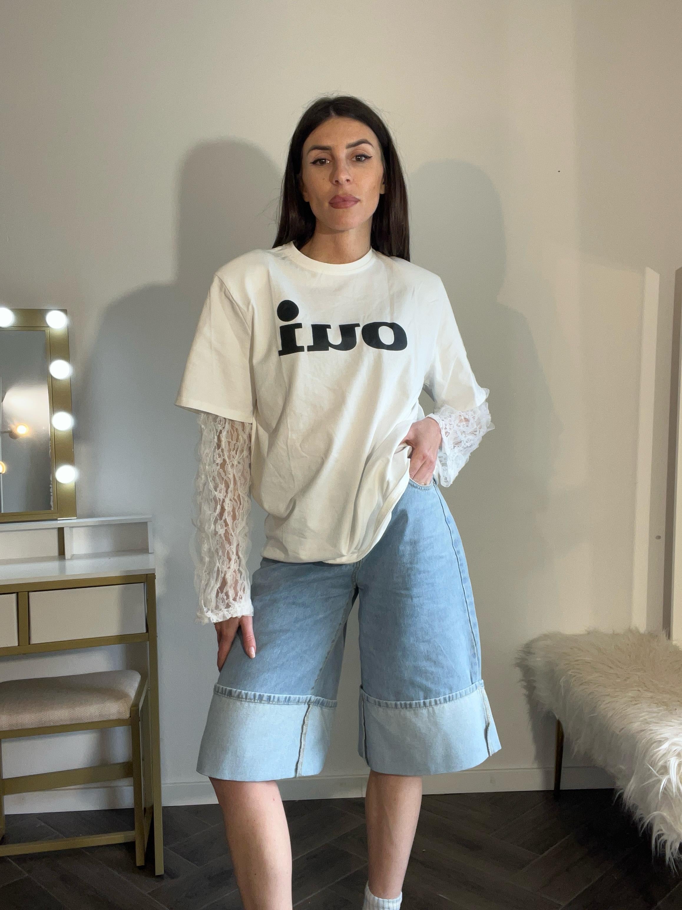 T-shirt over “oui”