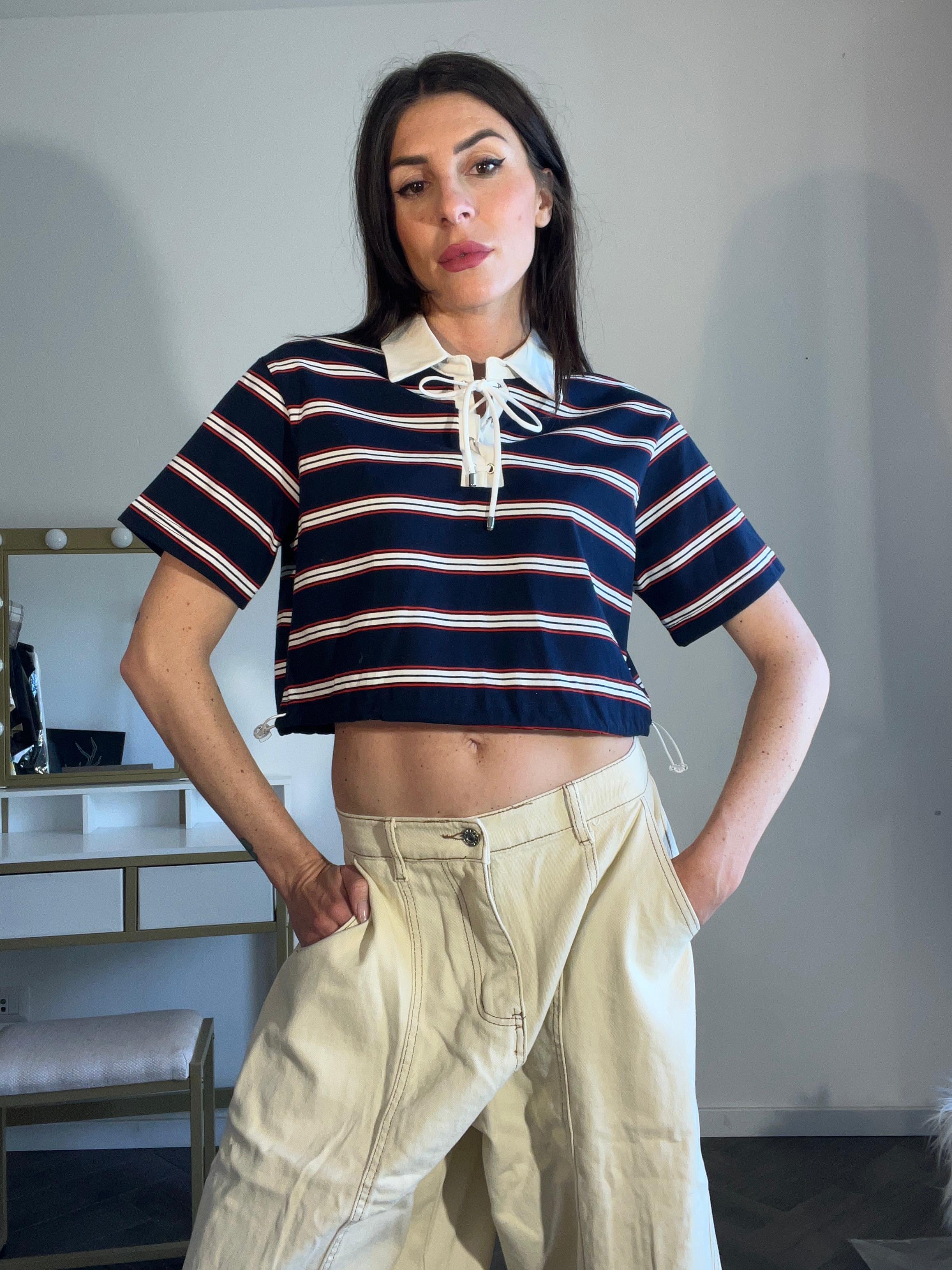 Polo a righe crop versione blu
