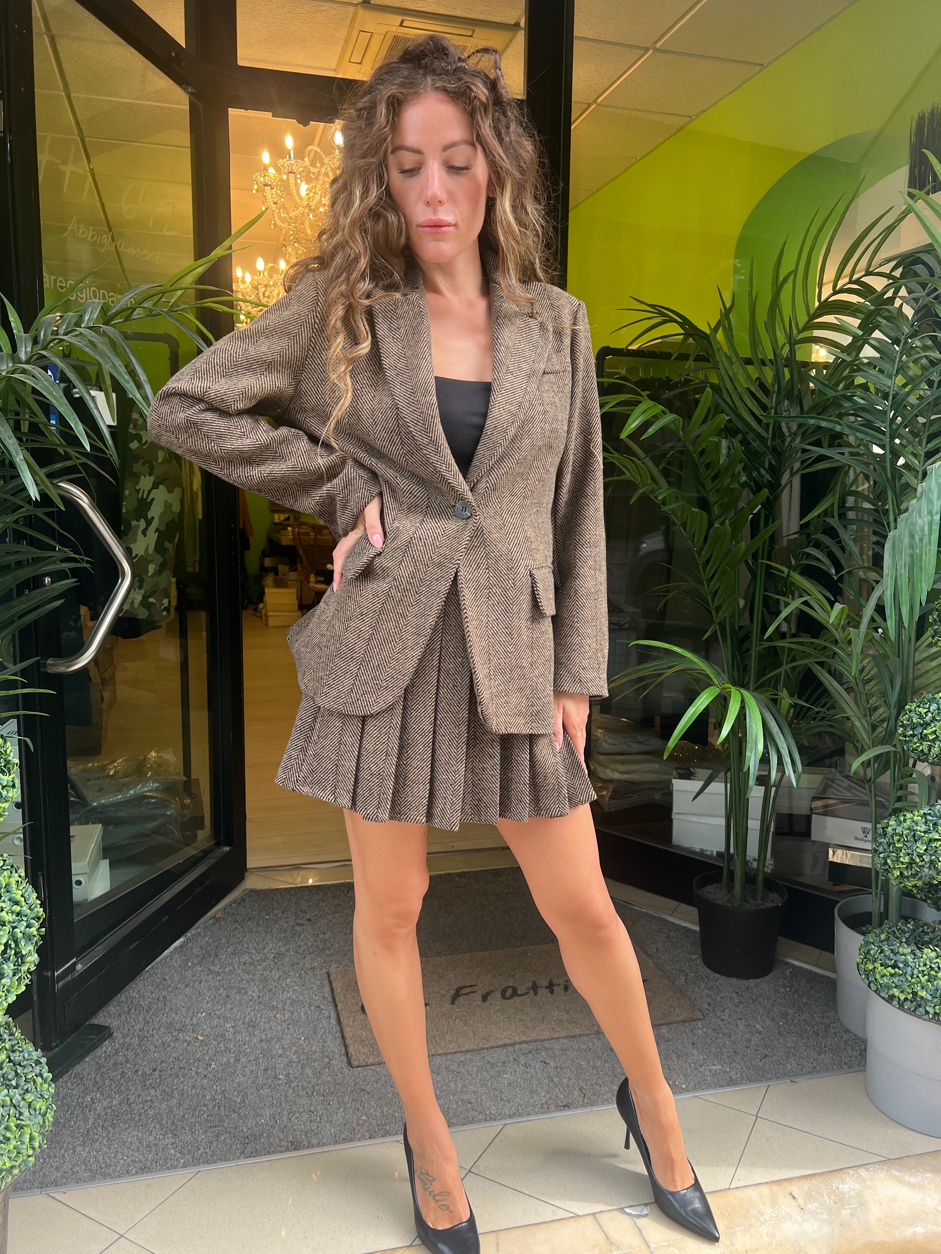 Coordinato giacca più gonna spigato marrone