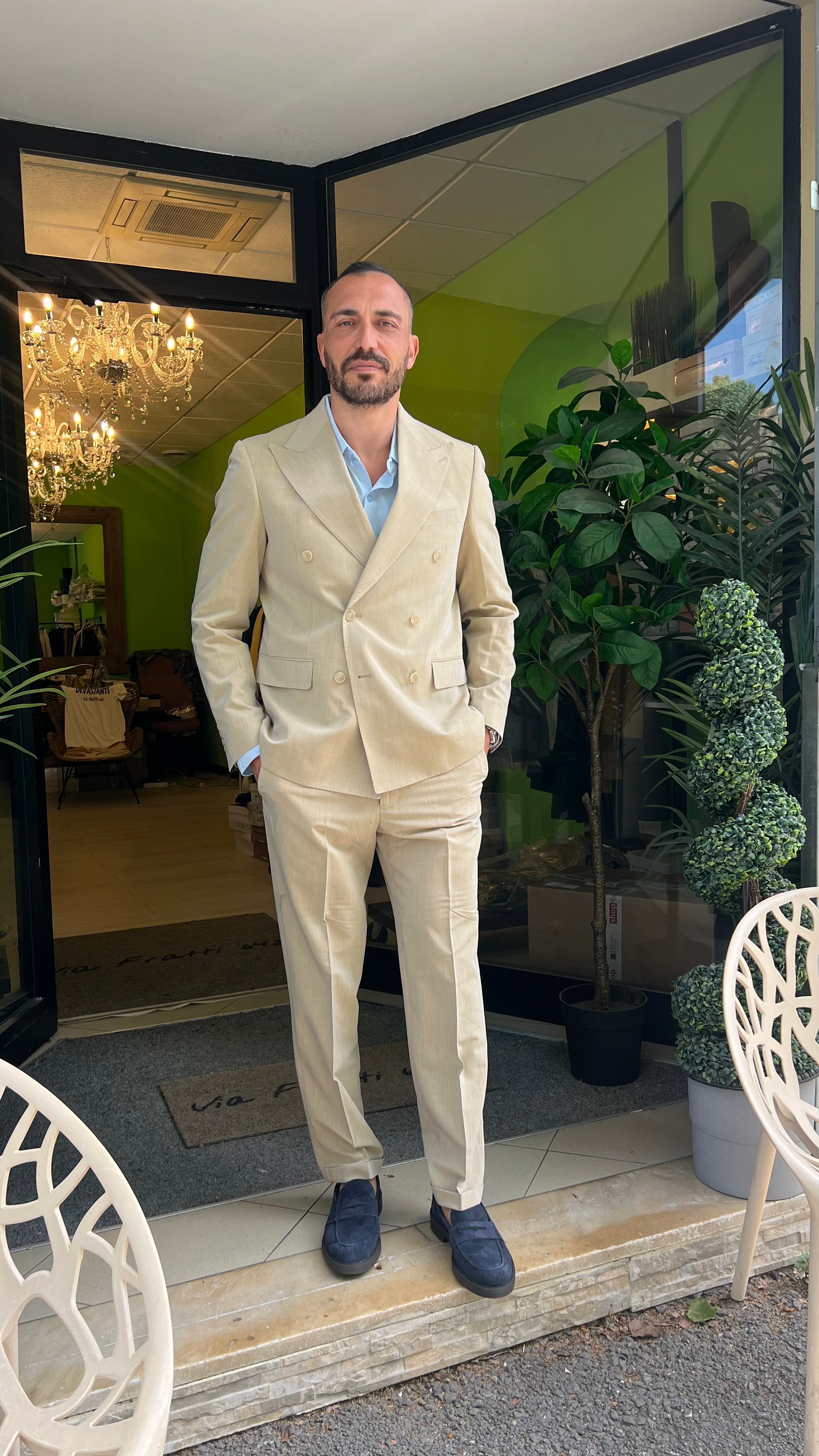 Abito doppiopetto beige sartoriale