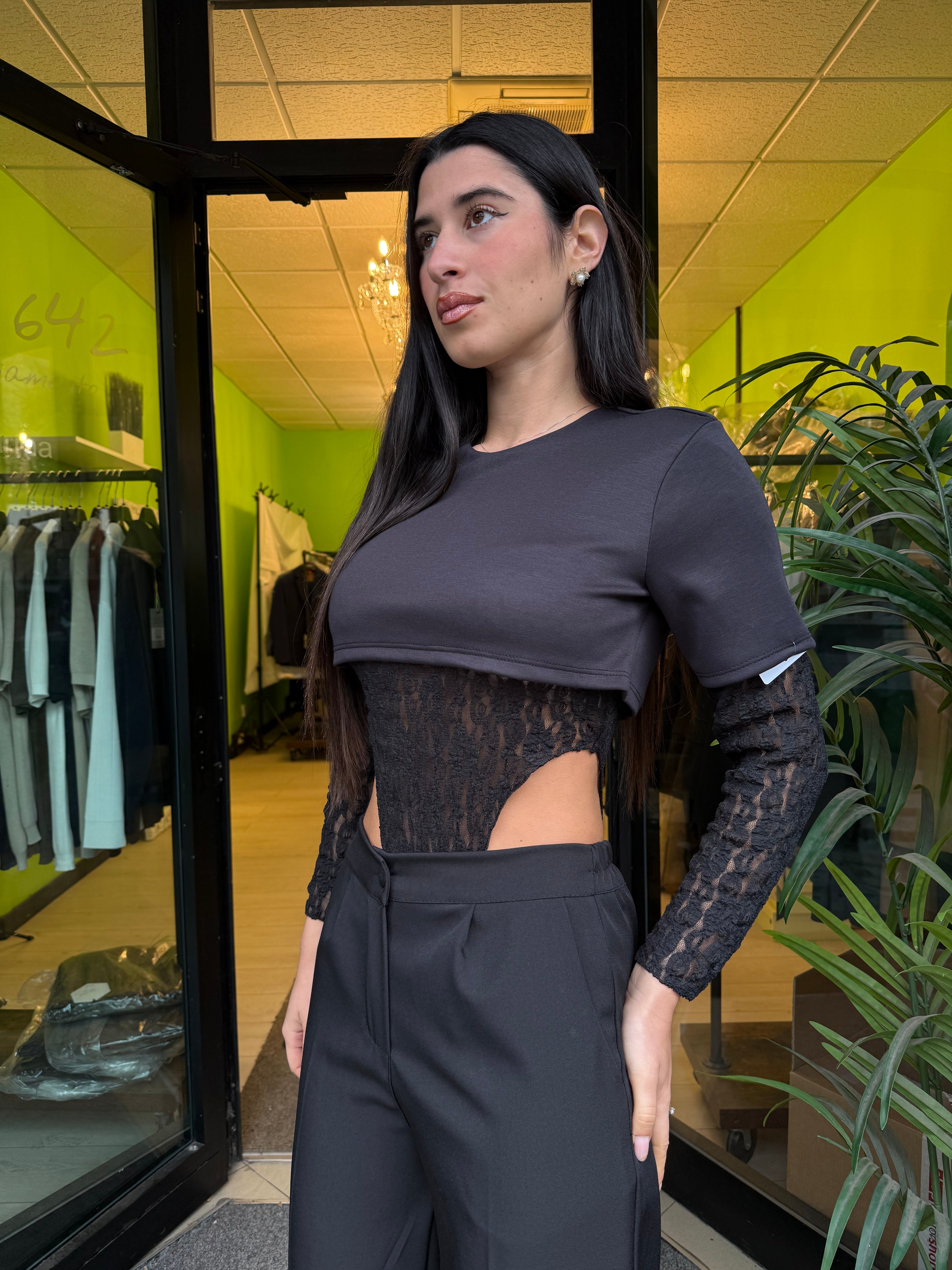 Body a t-shirt con pizzo nero