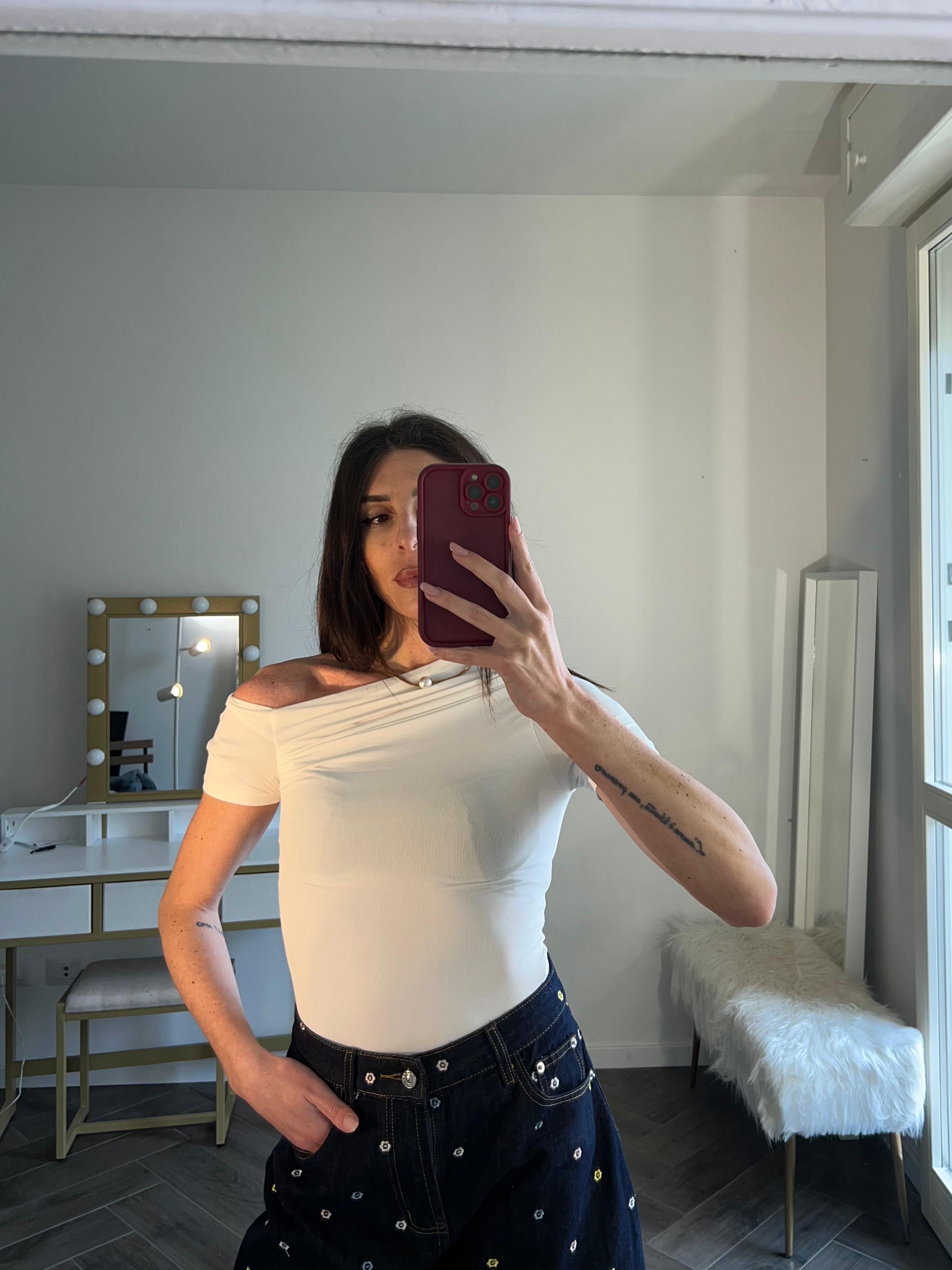 T-shirt asimmetrica