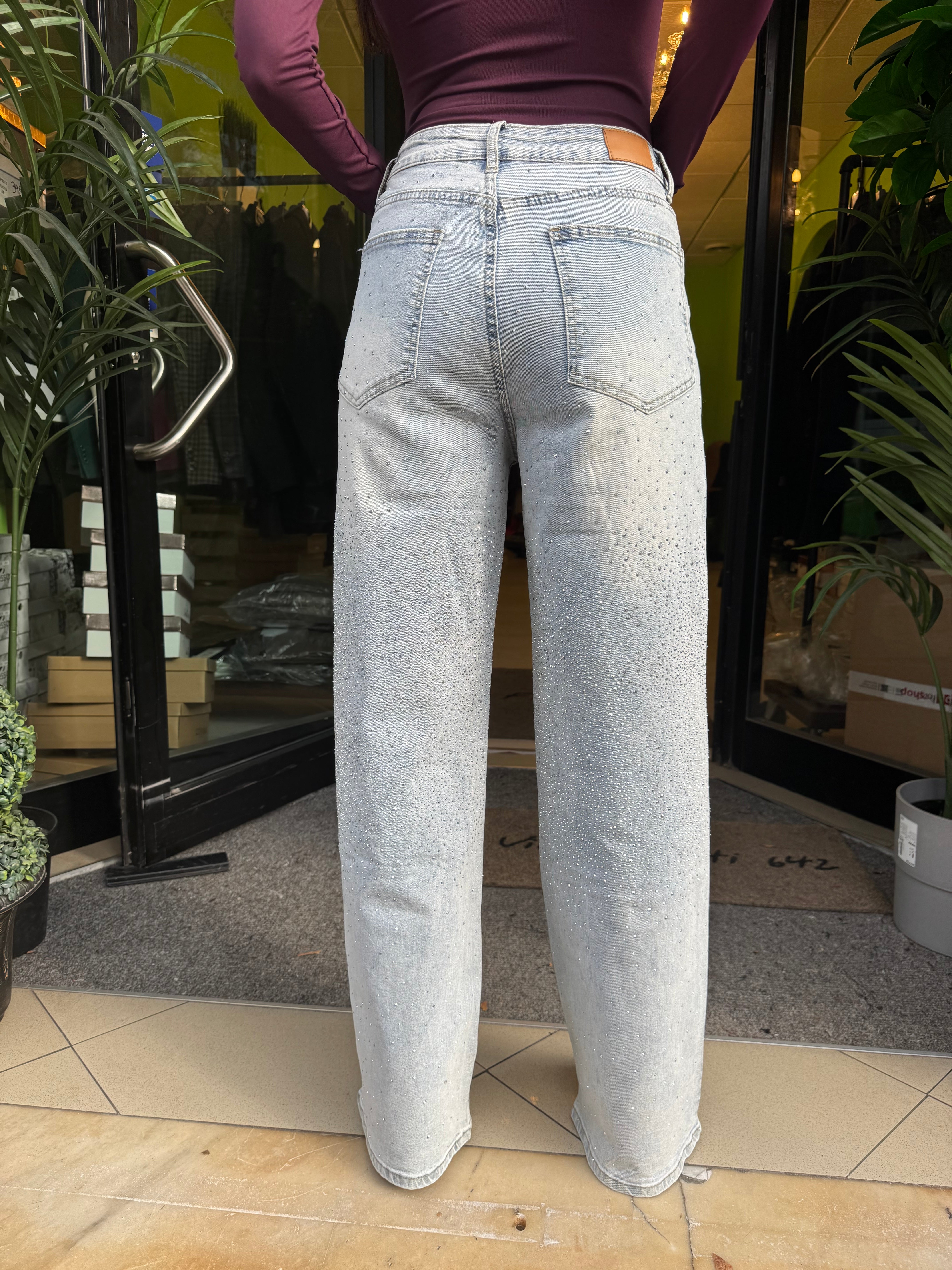 Jeans con strass scampanato