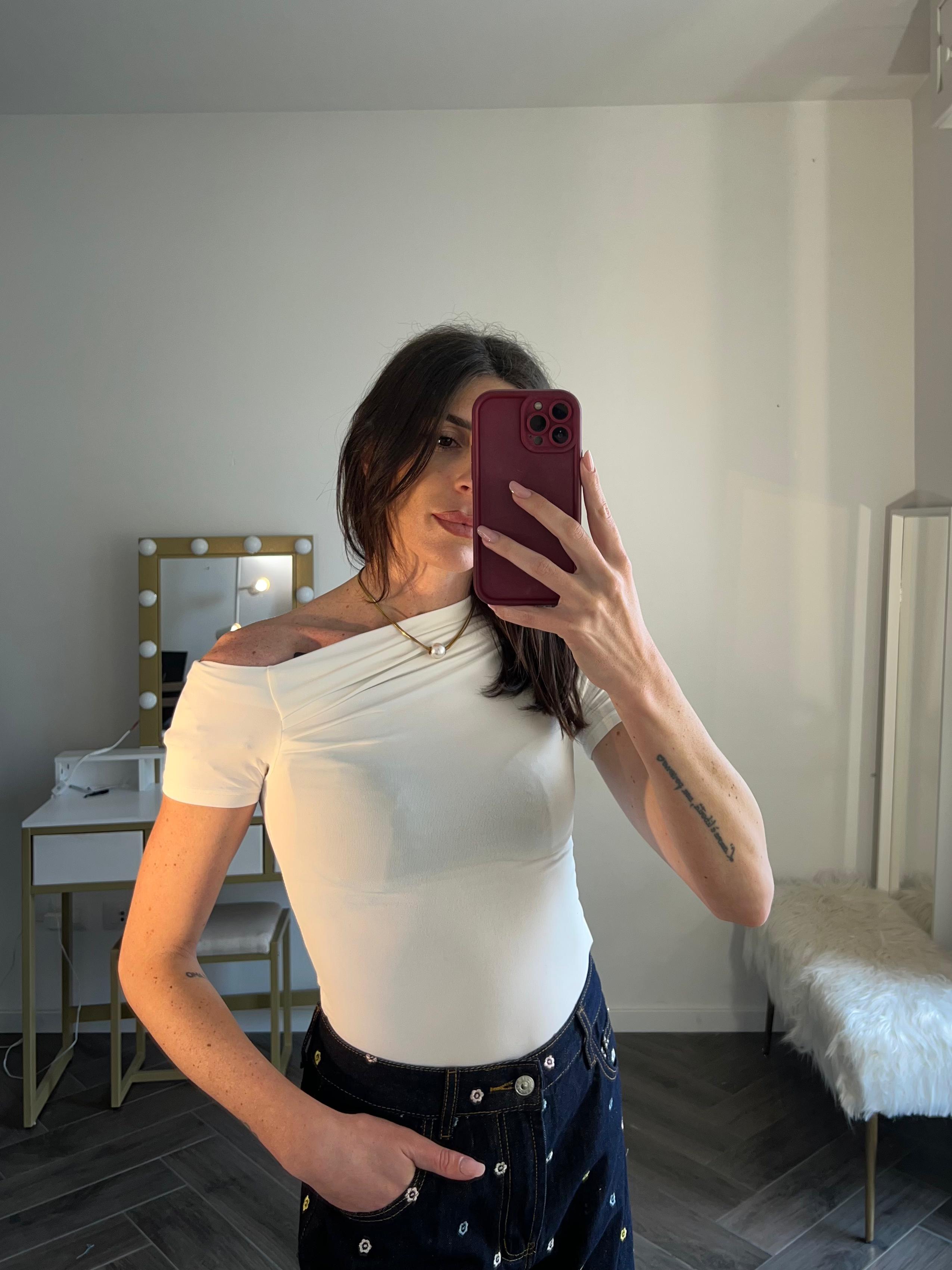 T-shirt asimmetrica
